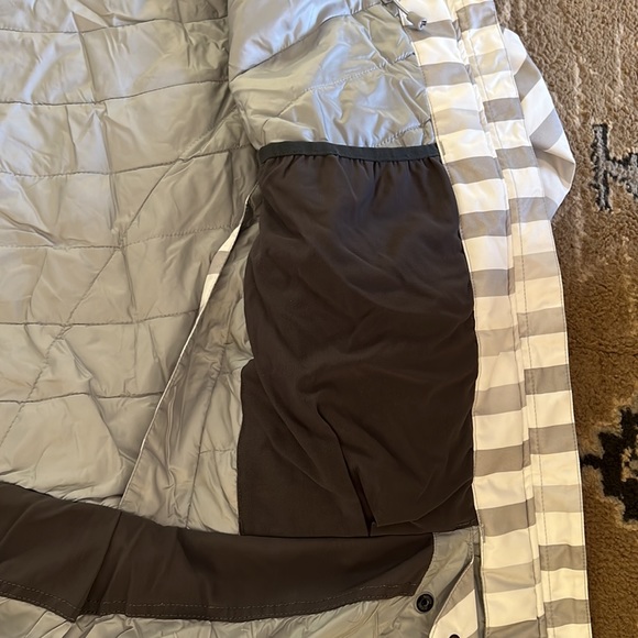 Mountain Hardware ski jacket - Picture 5 of 10